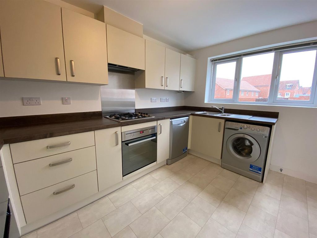 Property photo 2 of 13