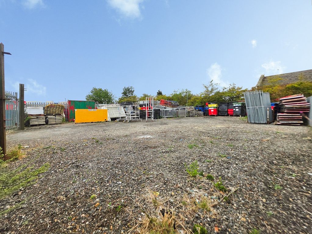 Property photo 2 of 3