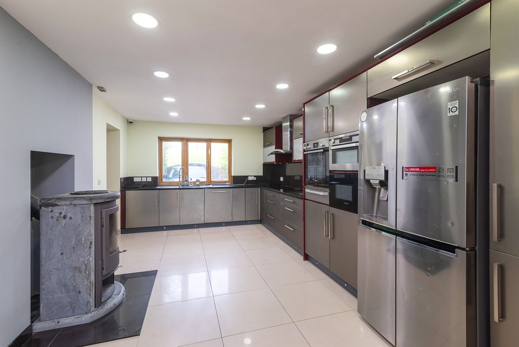Property photo 1 of 23 Kitchen Dining Room