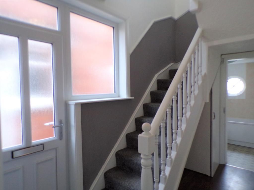 Property photo 3 of 13 Entrance Hall