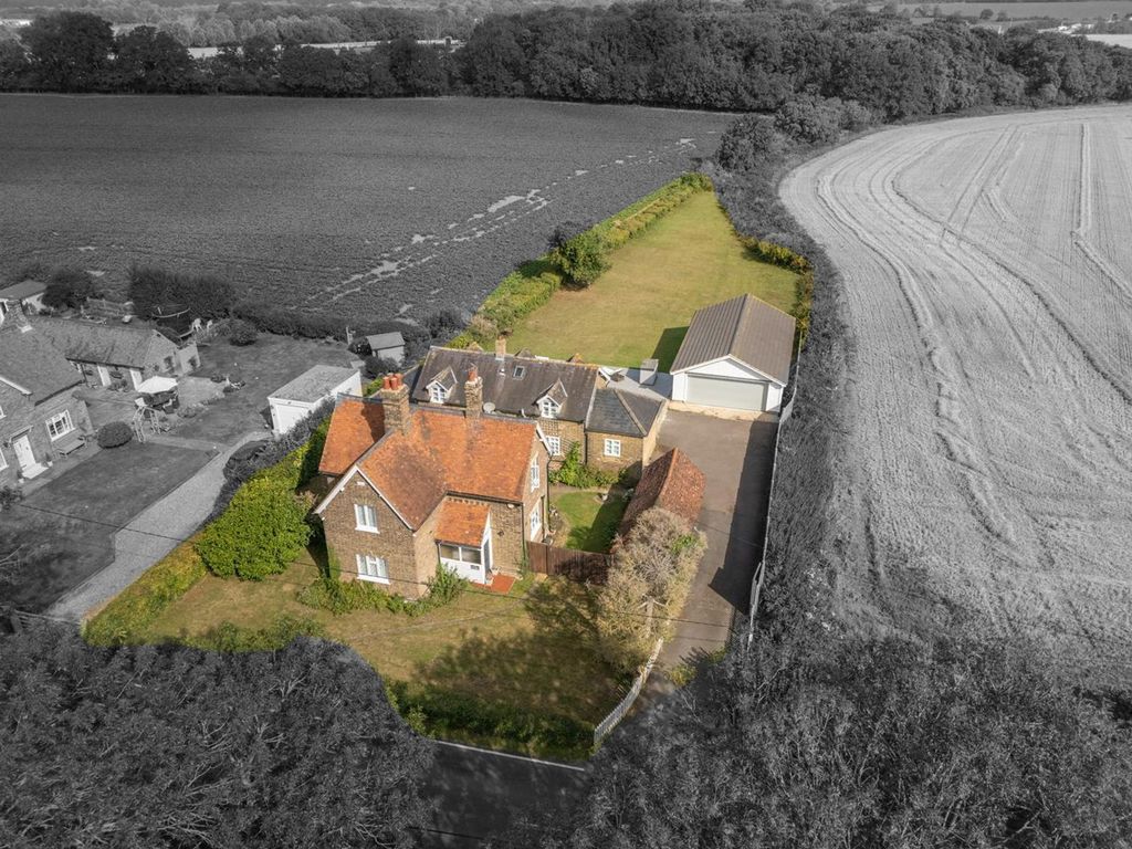 Property photo 3 of 27