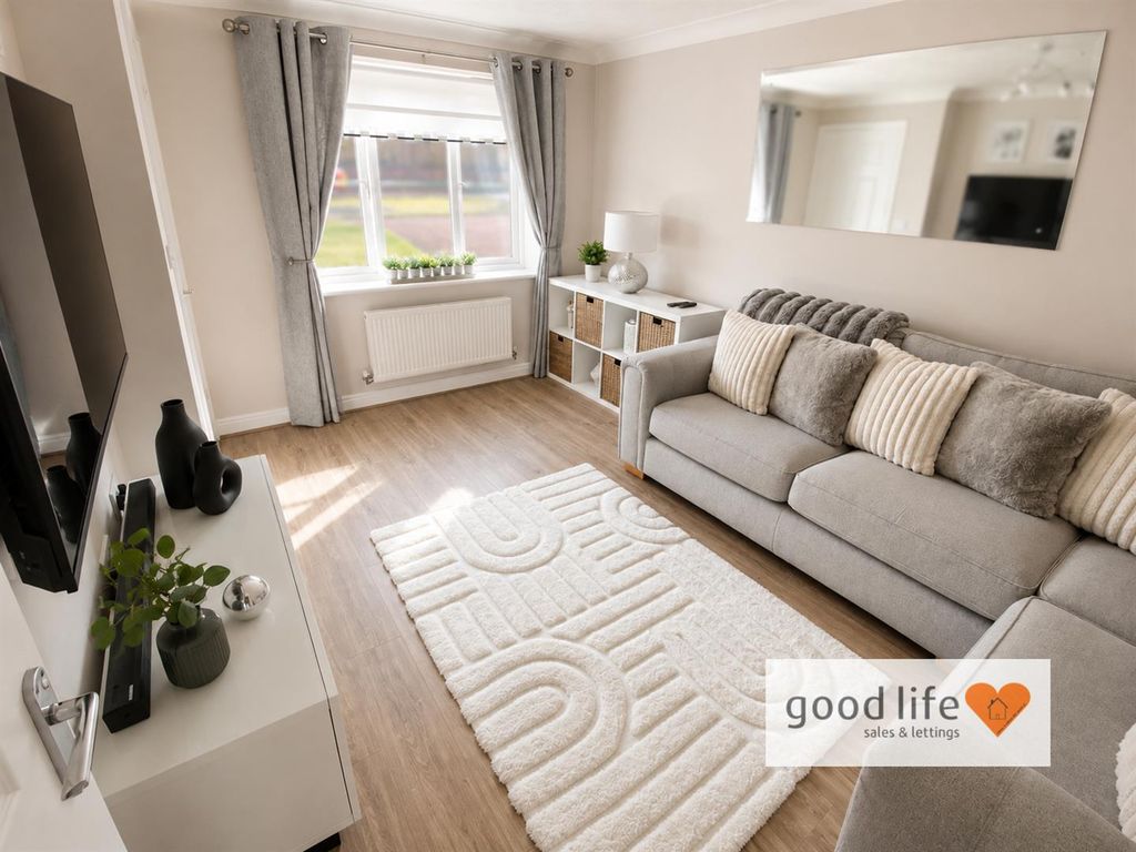 Property photo 2 of 23 20260811_201614657_Ios9 Hemsby Close.Jpg