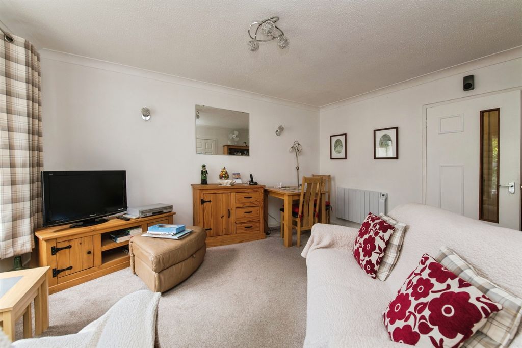 Property photo 3 of 17