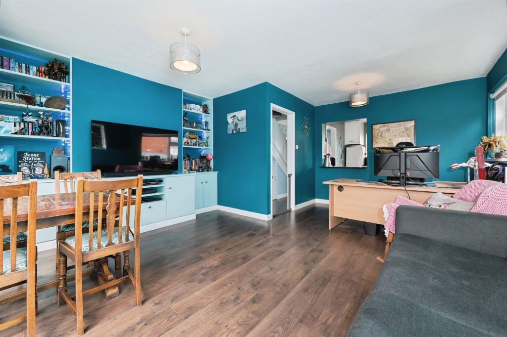 Property photo 3 of 12