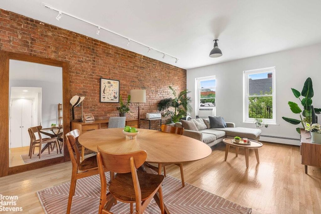 Property photo 3 of 12 <Alttext/>
