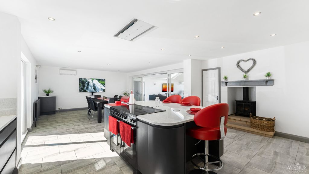 Property photo 3 of 27 3061775