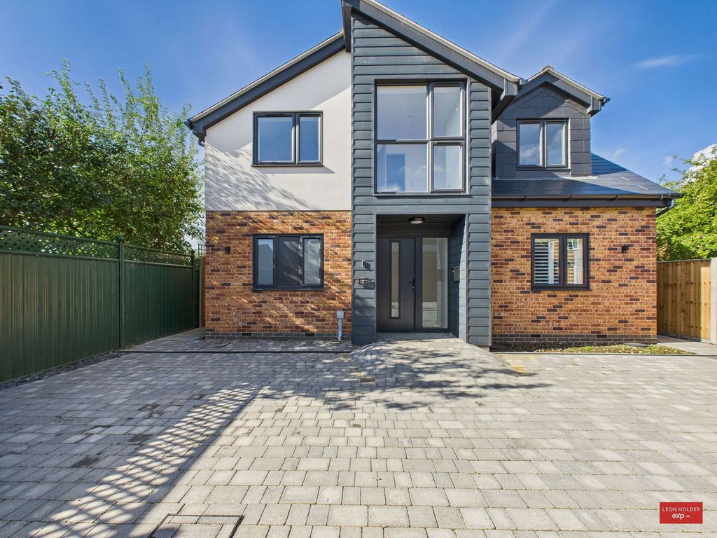 Property photo 1 of 32