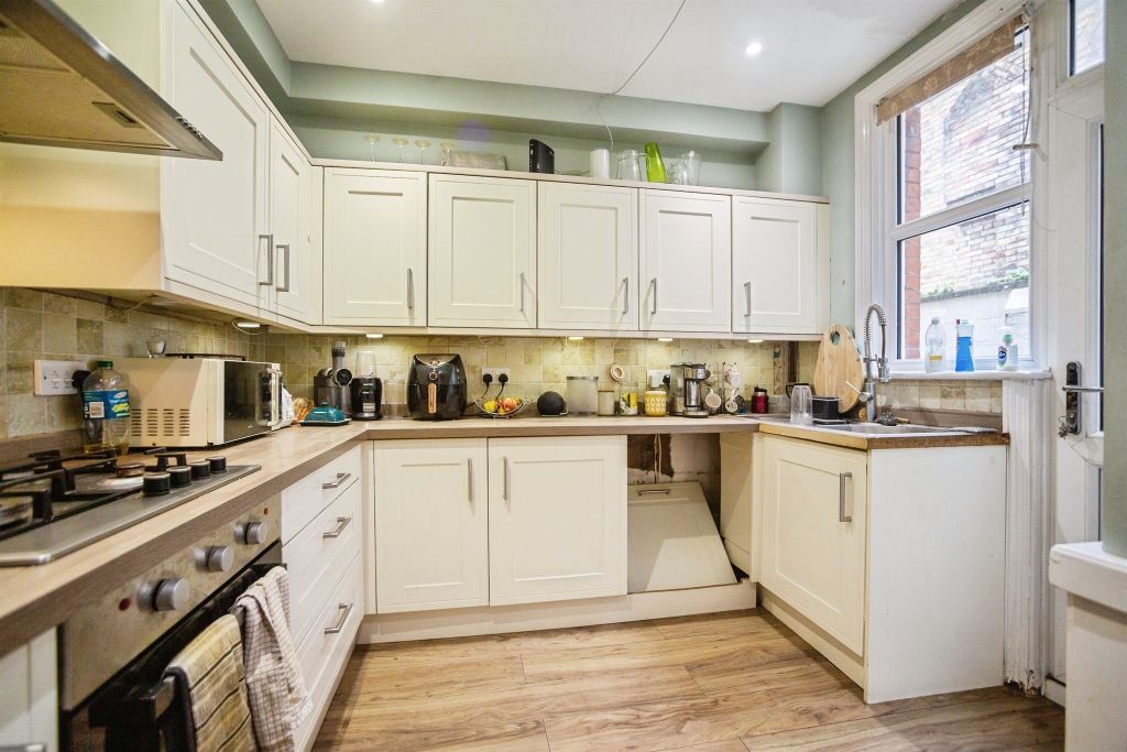 Property photo 3 of 17