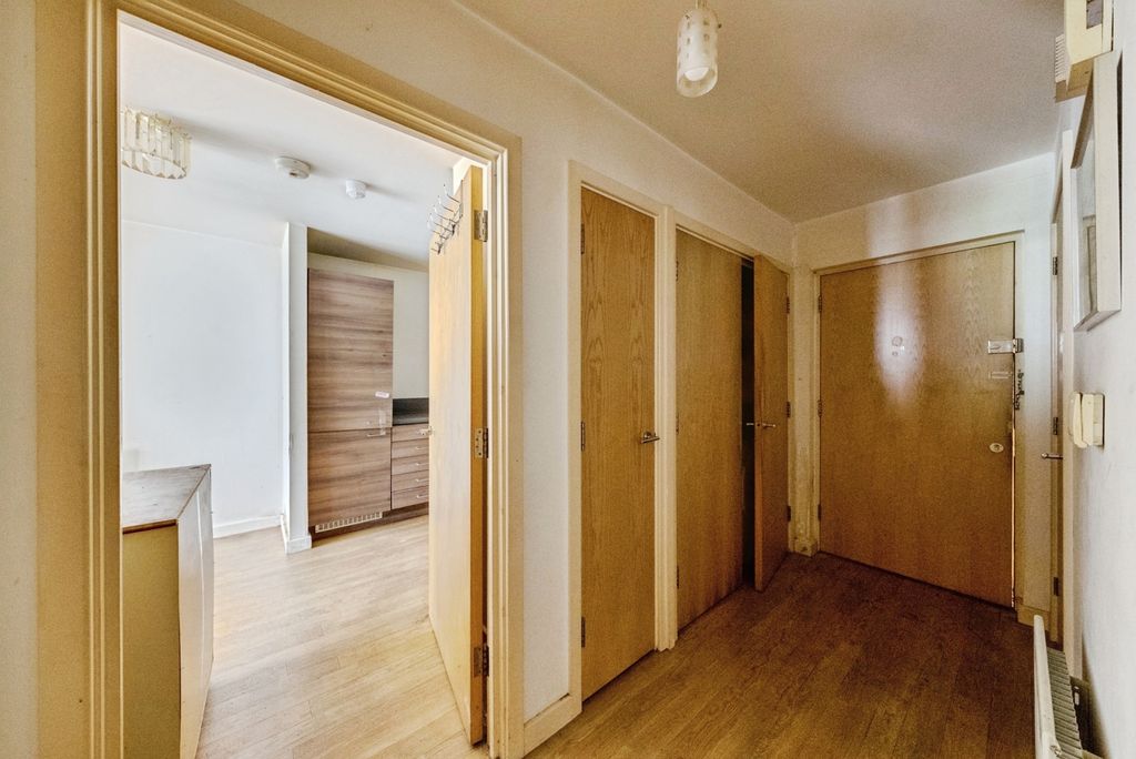 Property photo 3 of 8 Pbox-Img.Jpg
