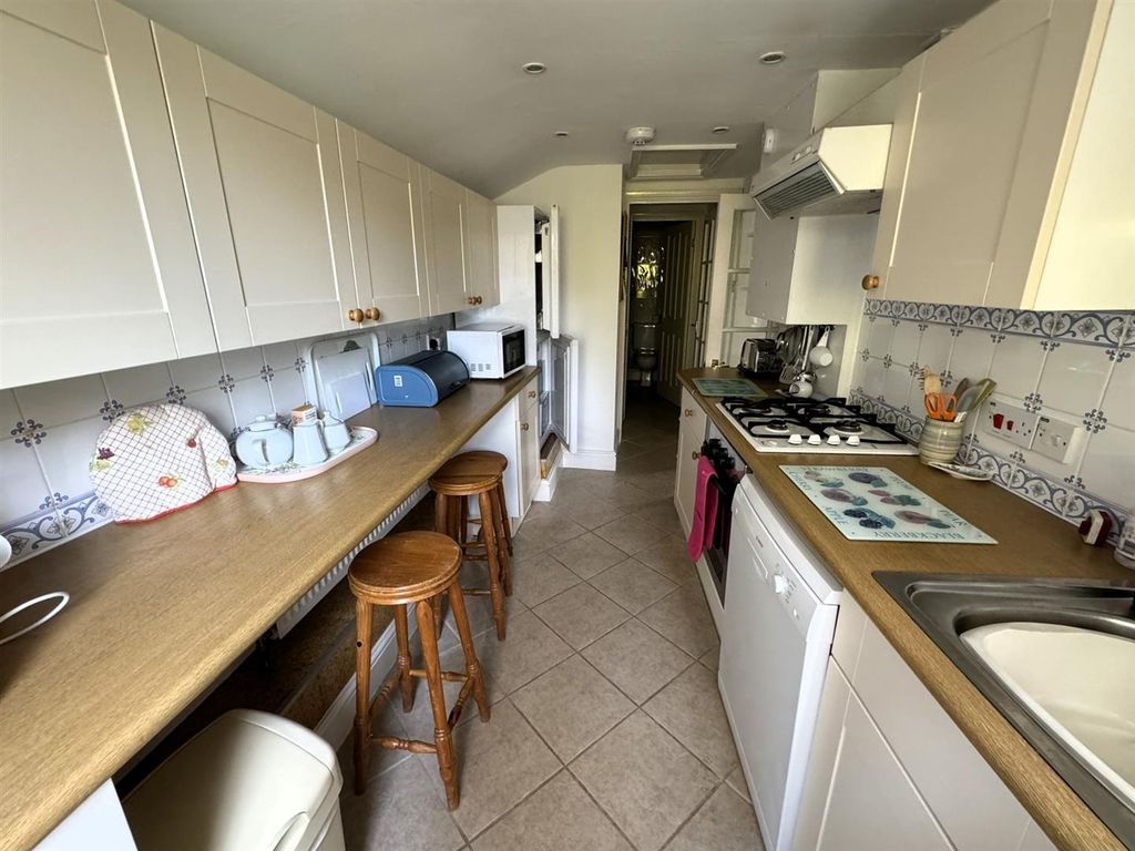 Property photo 3 of 15 Kitchen/Breakfast Room