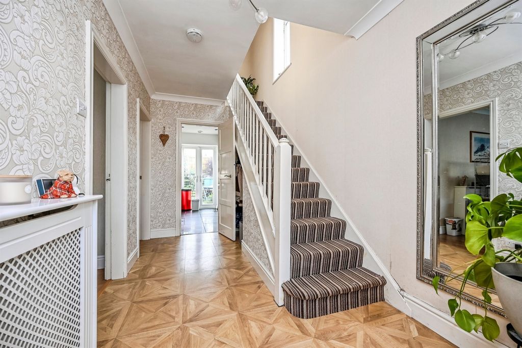 Property photo 2 of 13