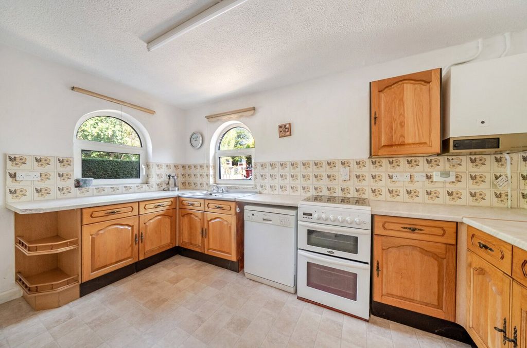 Property photo 2 of 15 Kitchen
