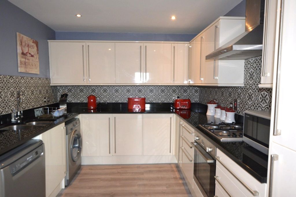 Property photo 1 of 14 Picture No. 02