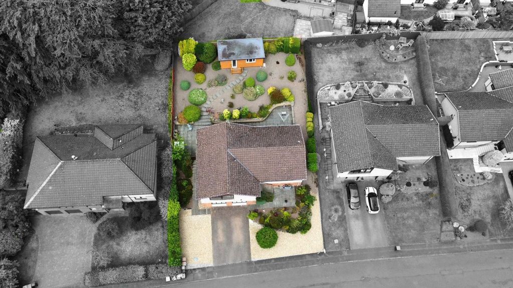 Property photo 2 of 37