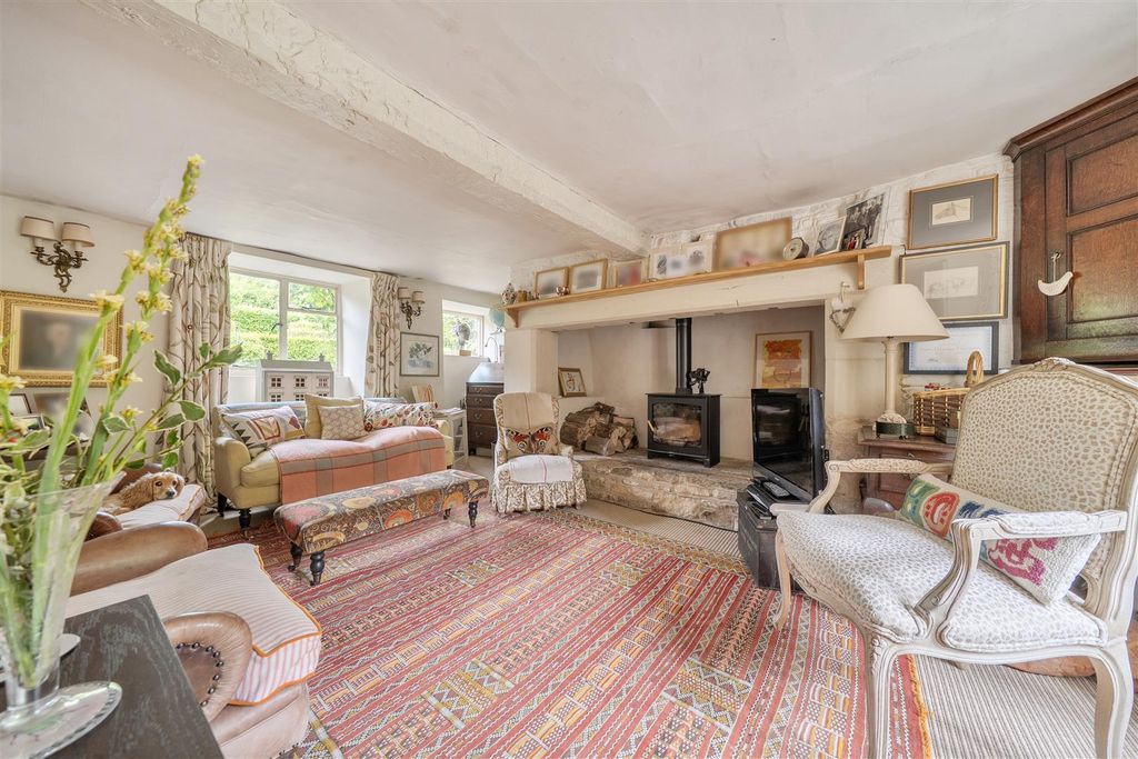 Property photo 2 of 22 Sitting Room