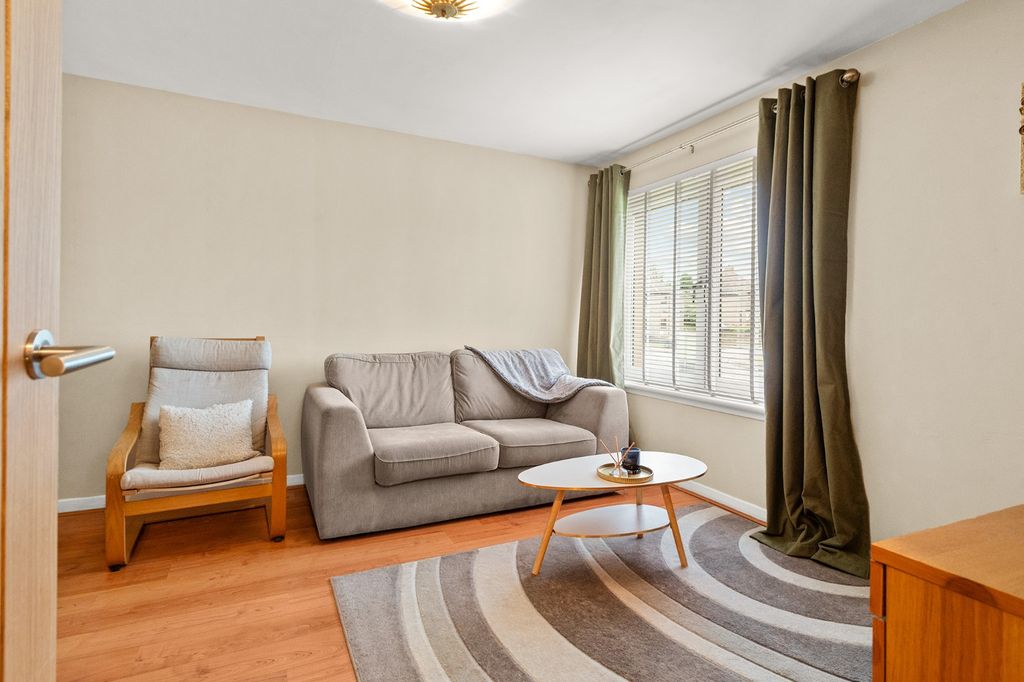 Property photo 3 of 16 5431114