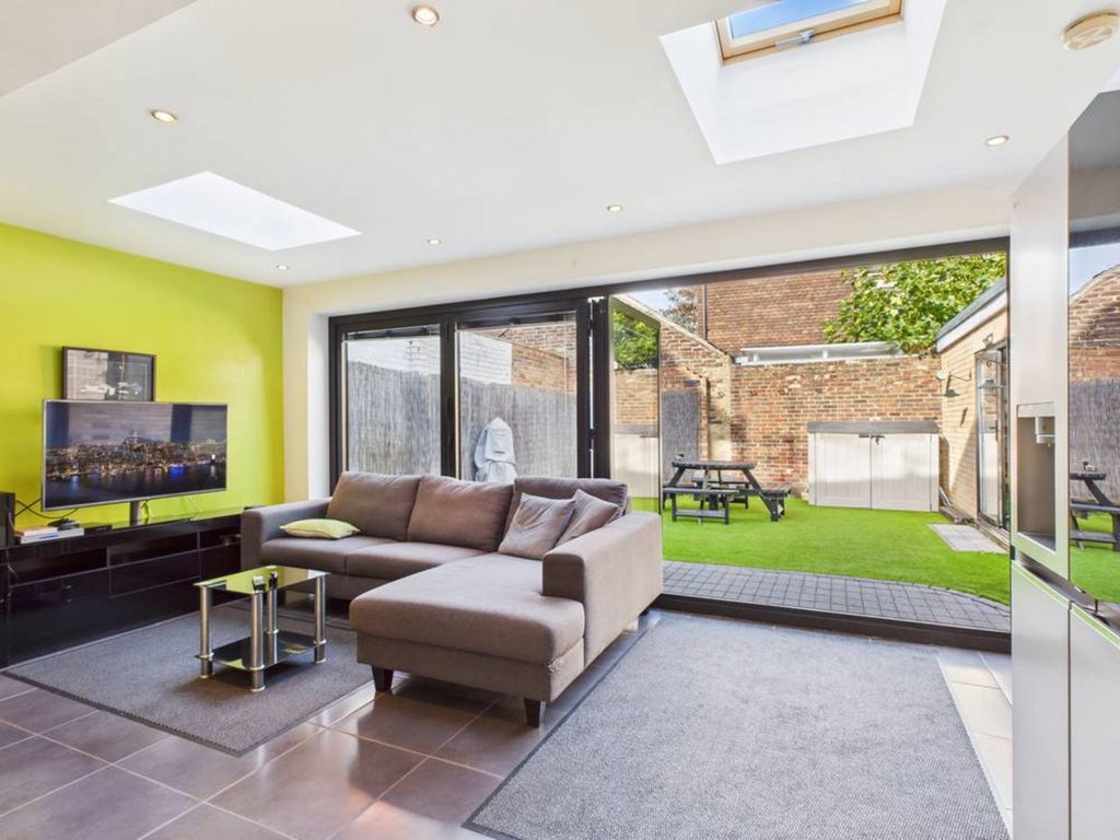 Property photo 3 of 21