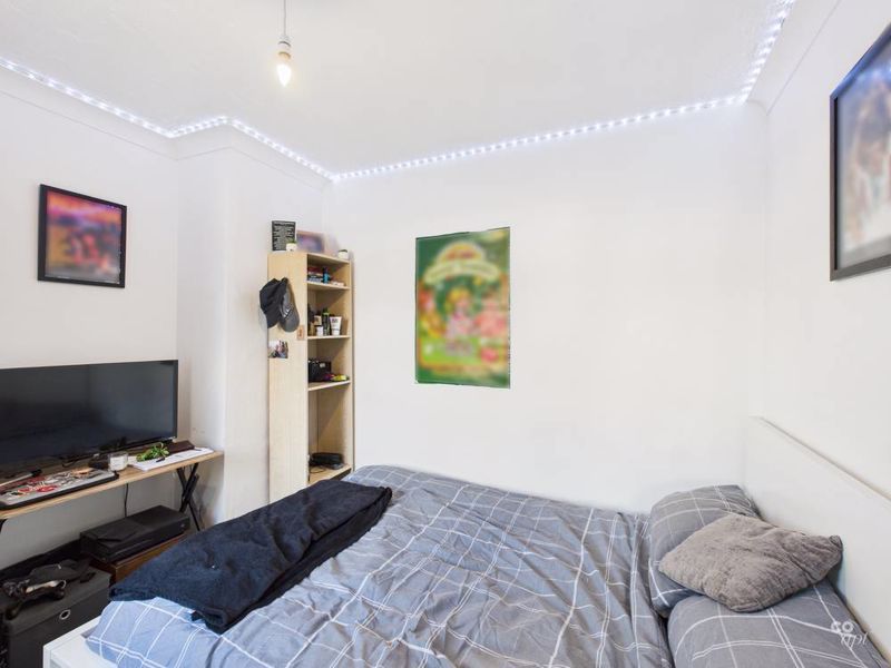 Property photo 1 of 11 Bedroom