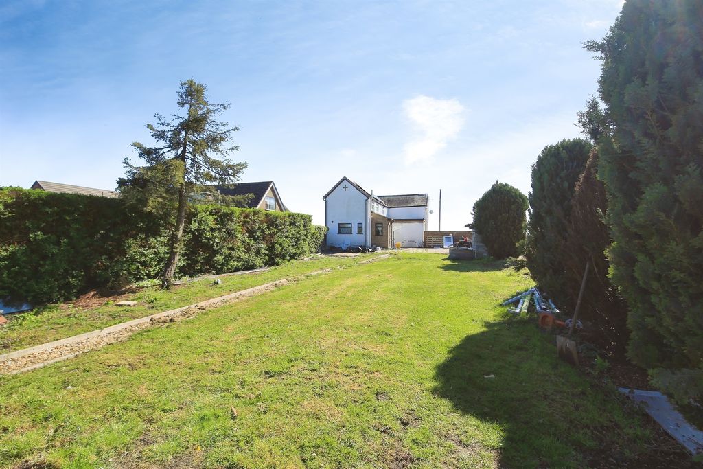 Property photo 2 of 6