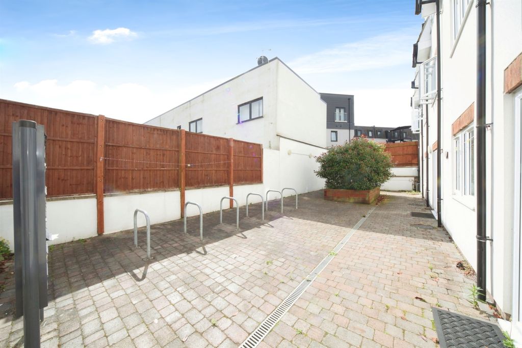 Property photo 3 of 14