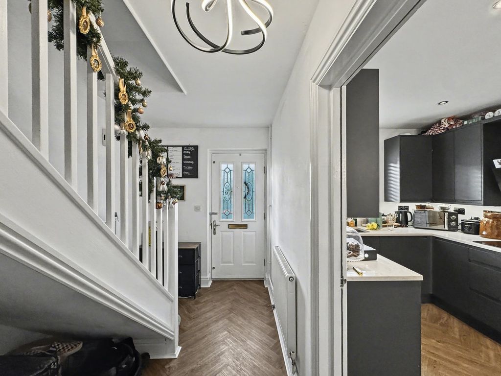 Property photo 2 of 21