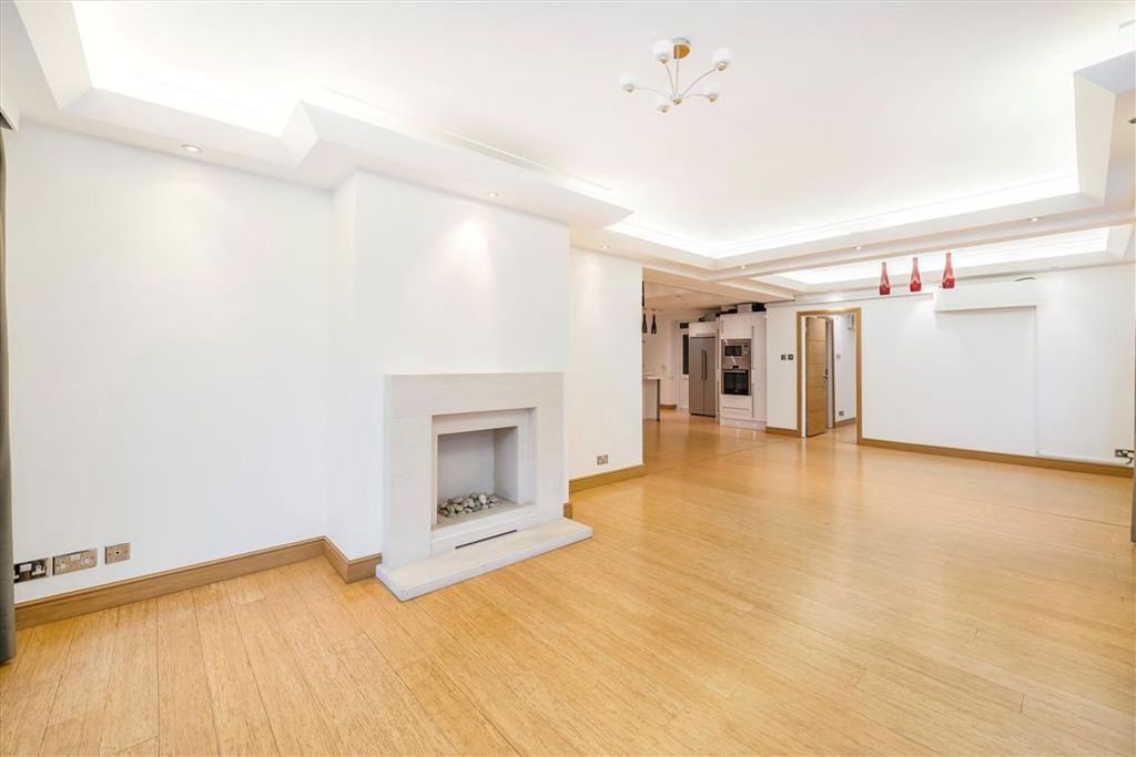 Property photo 2 of 8