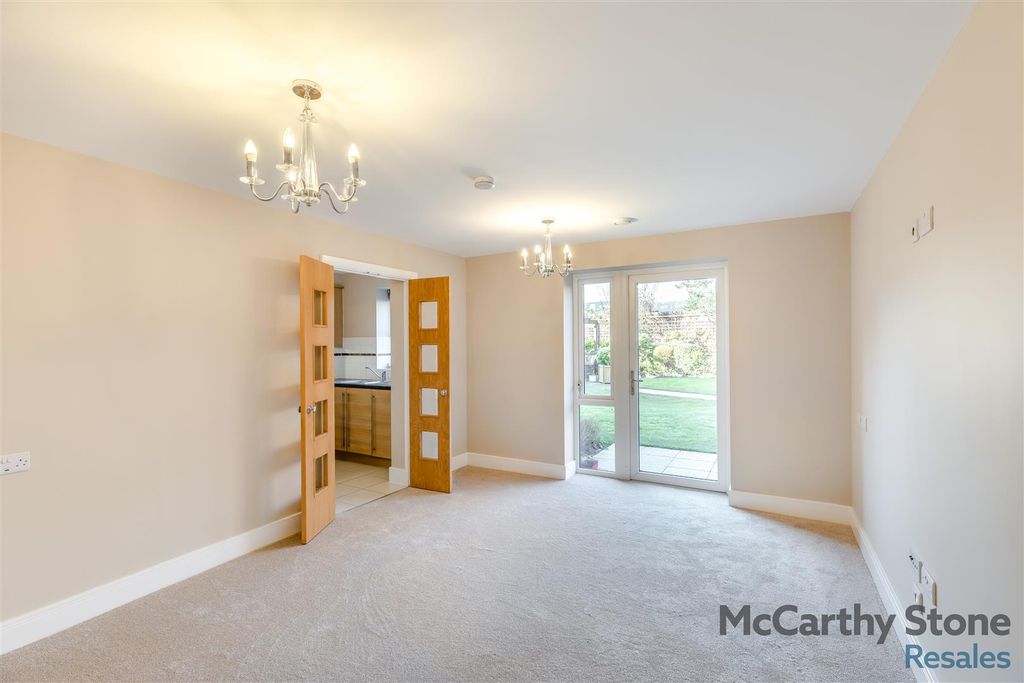 Property photo 2 of 25 8683118-Interior04.Jpg