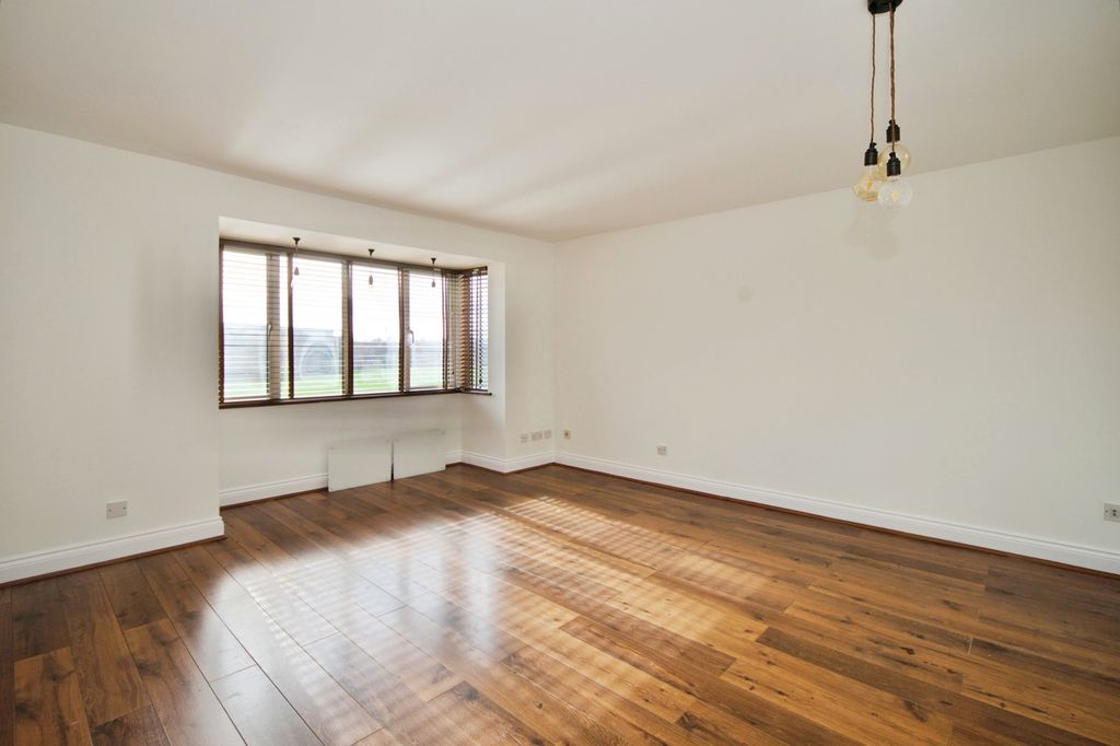 Property photo 2 of 13 Pbox-Img.Jpg