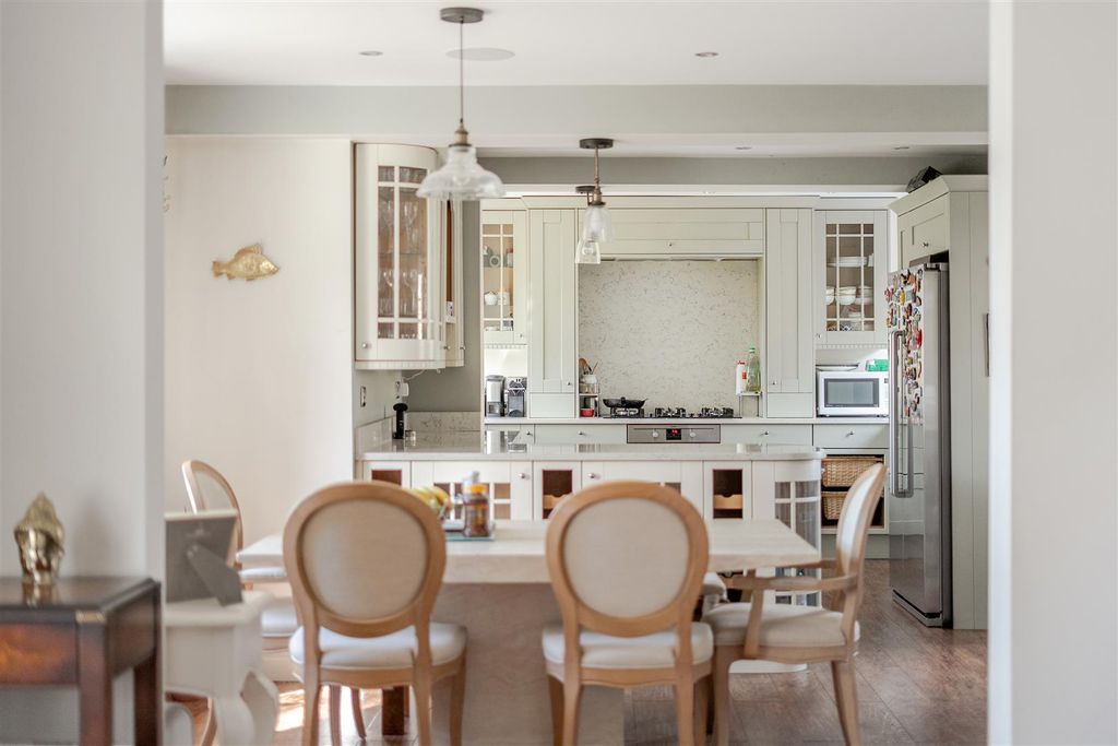 Property photo 3 of 18 1435314-10-69c3Fedfdebb0.Jpg