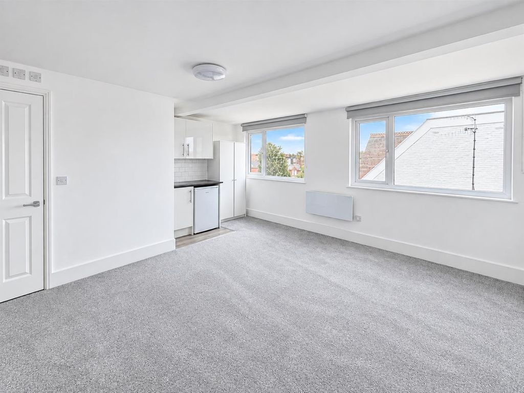 Property photo 2 of 7 29C3737D-0322-4506-Acb9-Dbd2Edfc5711.Png