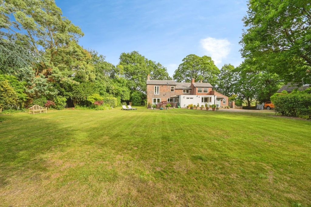 Property photo 1 of 46 Thelaurels-33.Jpg