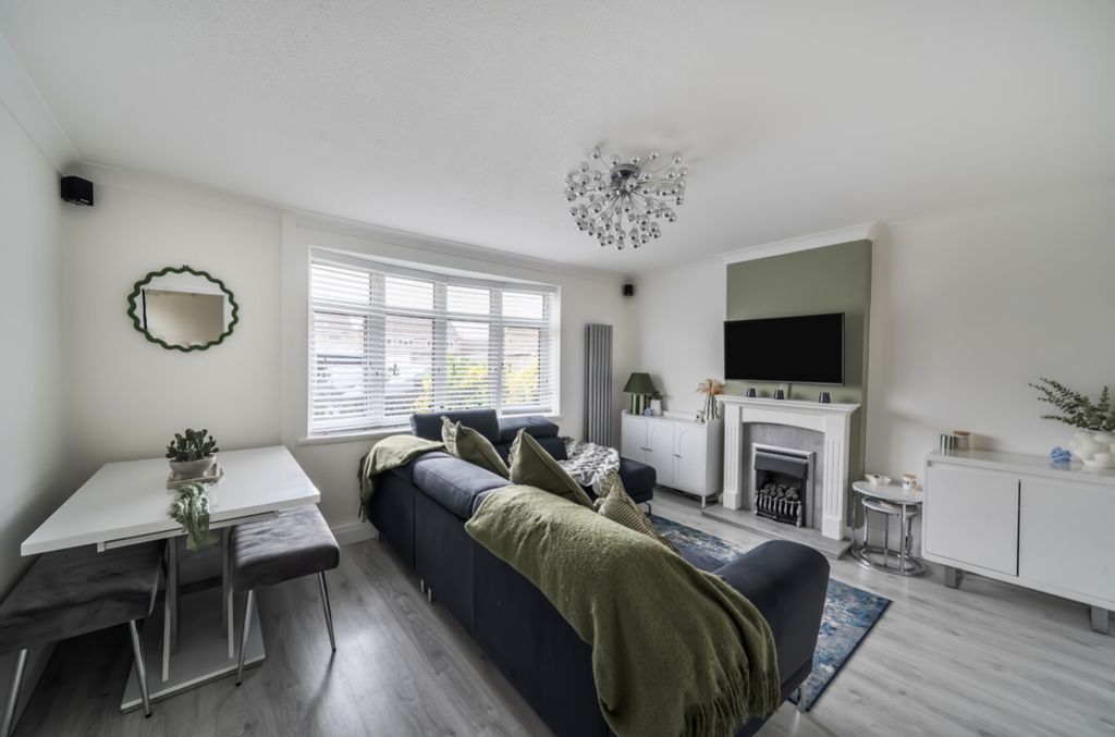 Property photo 2 of 25 1418965-20-699c98F89E765