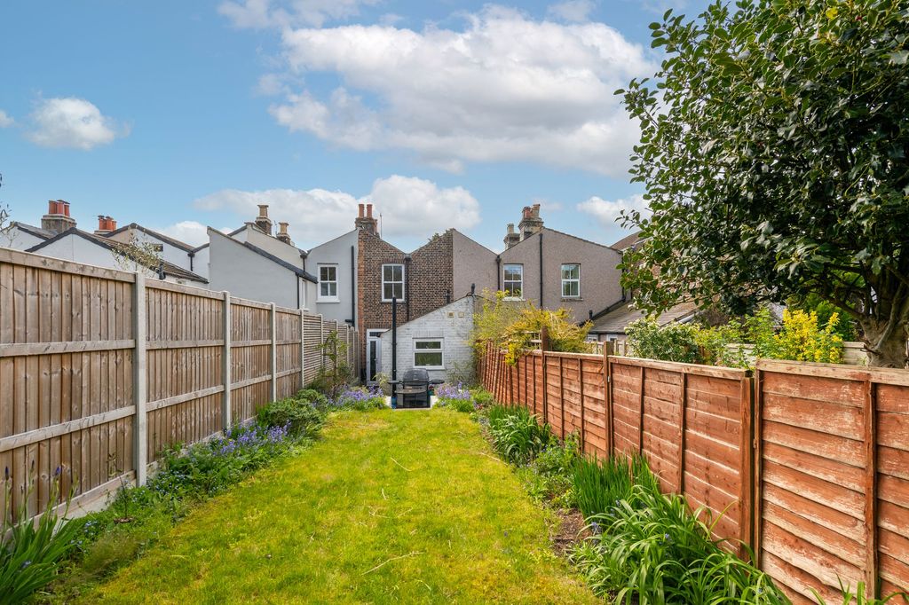 Property photo 2 of 16