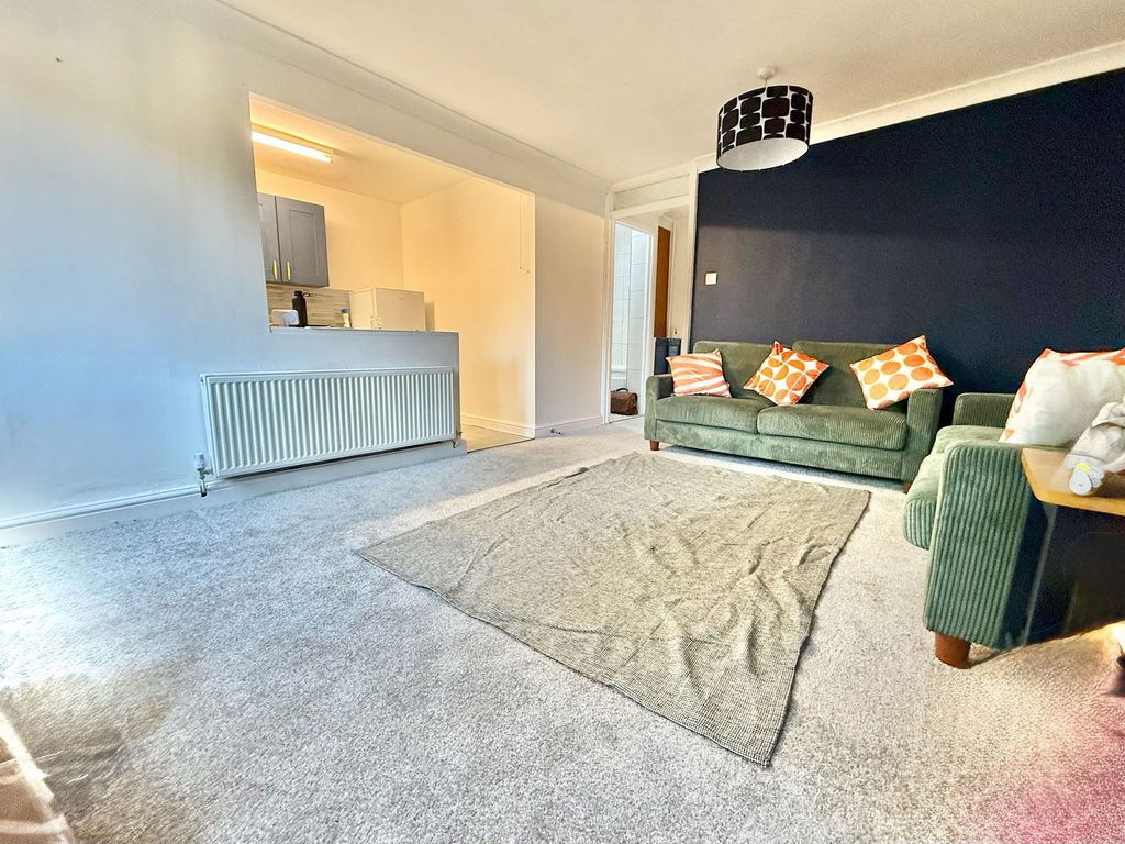 Property photo 3 of 8