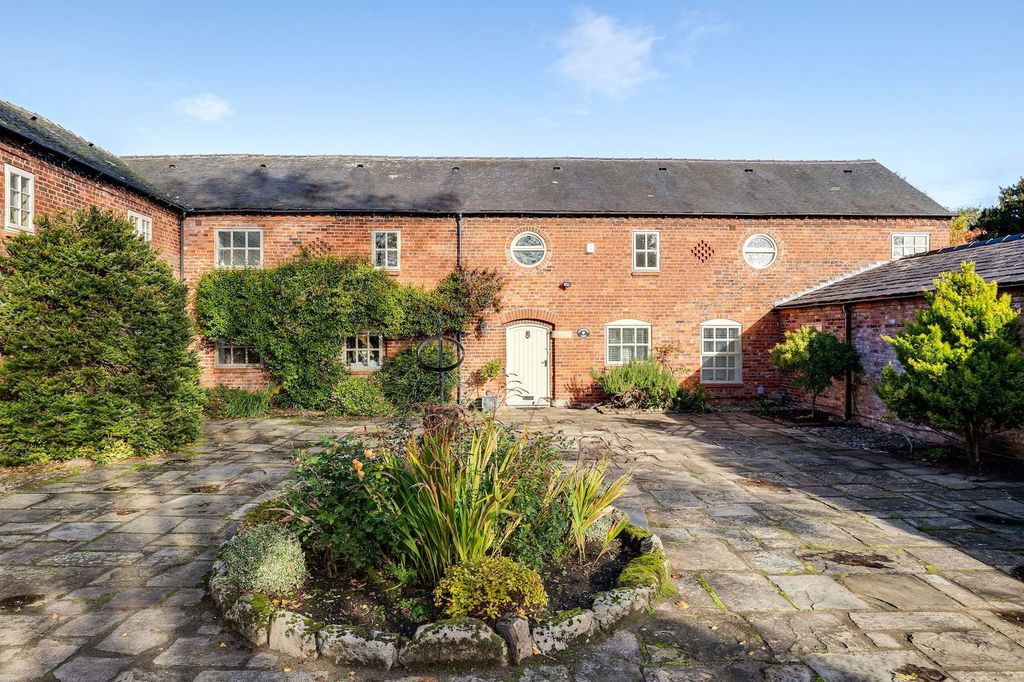 Property photo 2 of 39