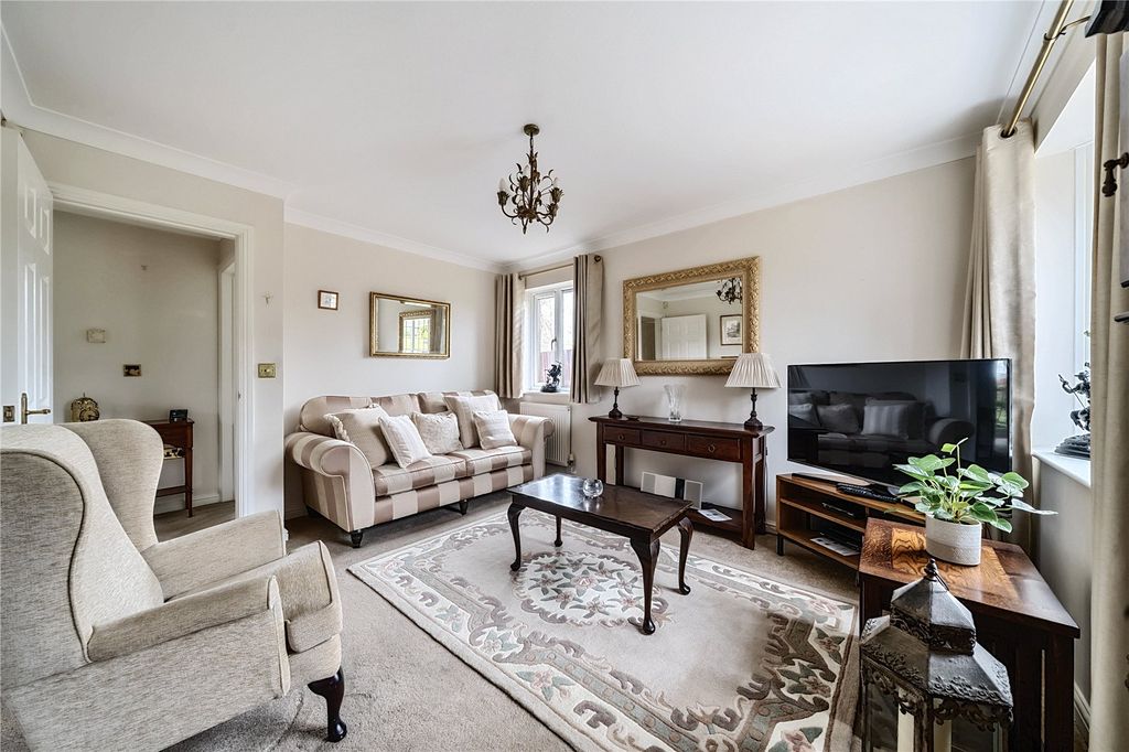 Property photo 3 of 10 Living Room