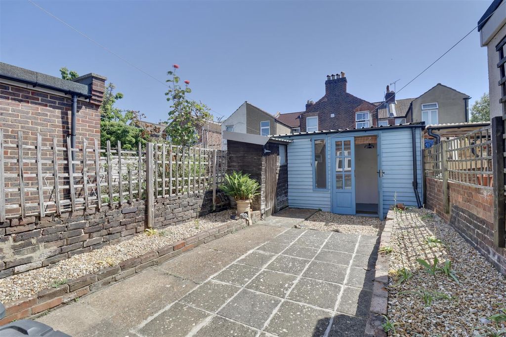 Property photo 1 of 18 29766Ebe-Df67-49B1-B17A-F9Fa4Fdb6791_1_201_A.Jpeg