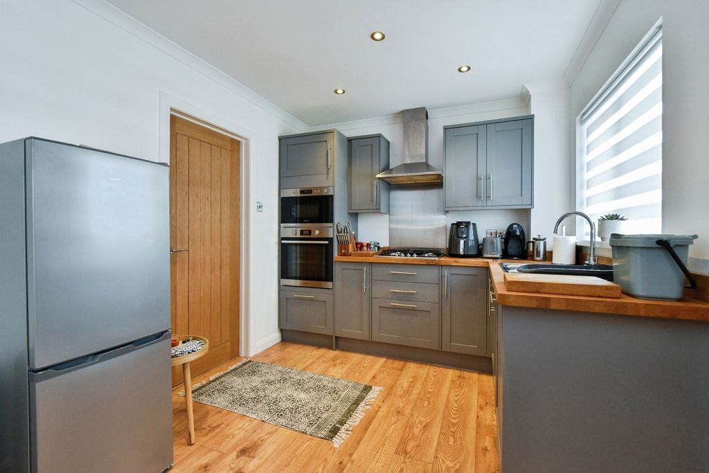 Property photo 2 of 17 Photo