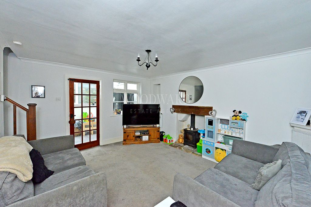 Property photo 2 of 13 Living Room