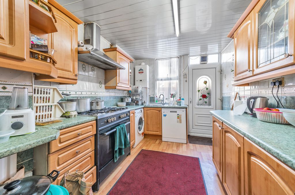 Additional image 4 of 6 bed terraced house for saleBrudenell Avenue, Hyde Park, Leeds LS6