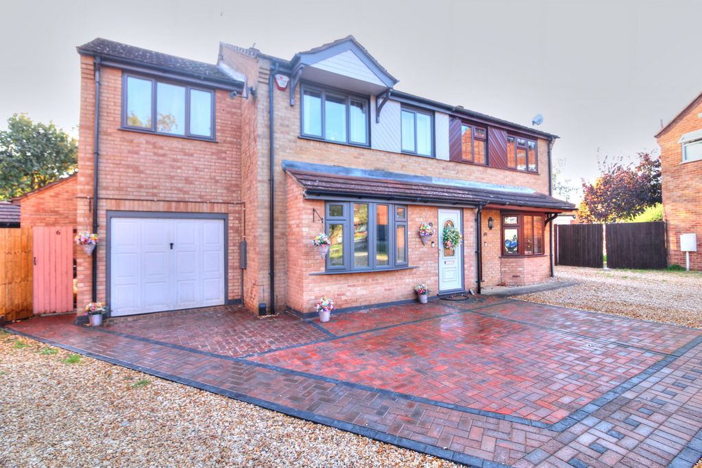 Property photo 1 of 26