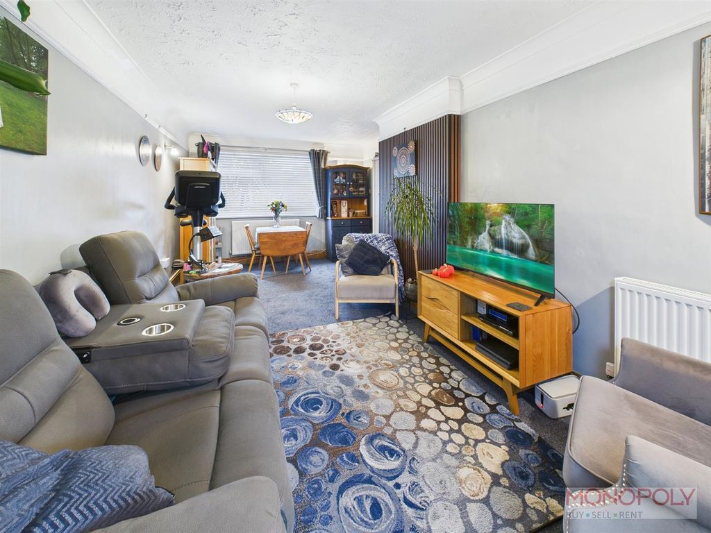 Property photo 2 of 21 Cam01943G0-Pr0565-Still006.Jpg