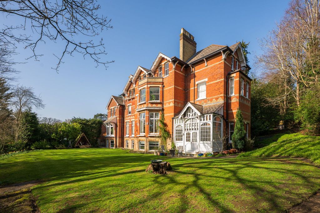 Property photo 2 of 14