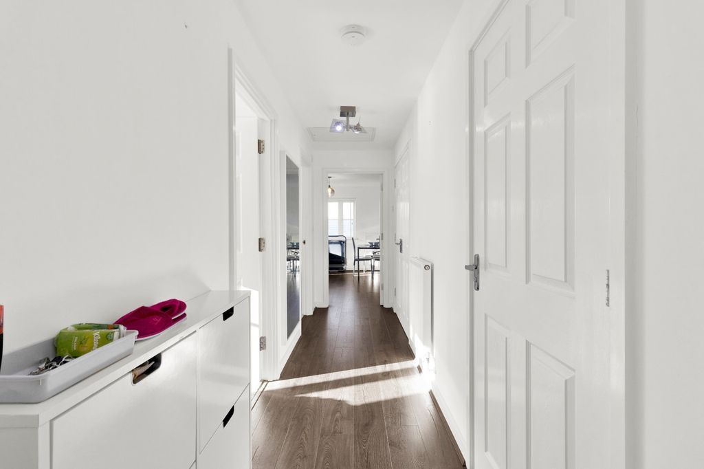 Property photo 3 of 8 Picture No. 02