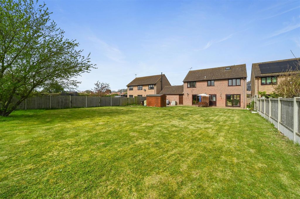 Property photo 1 of 24 Rear Garden