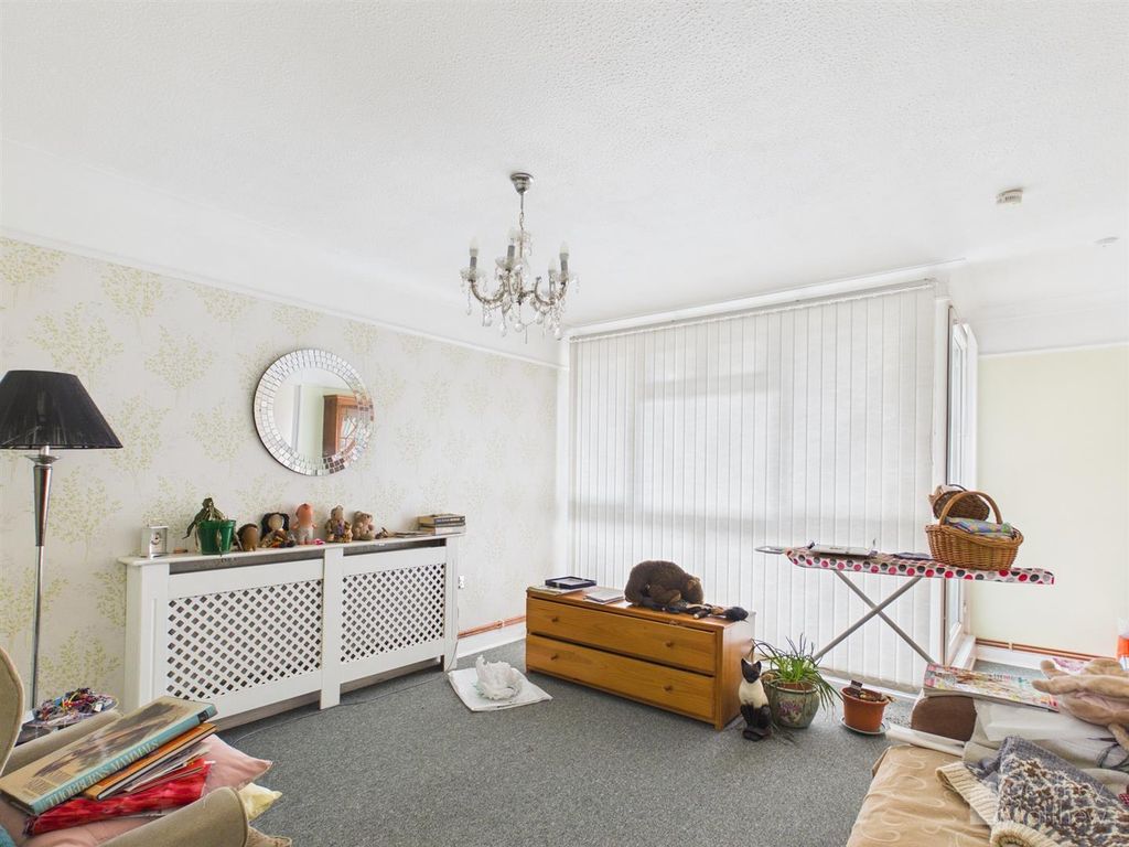 Property photo 3 of 4