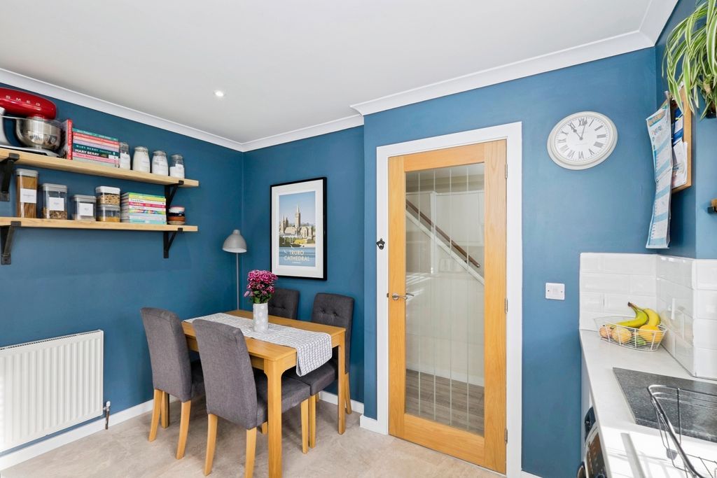 Property photo 3 of 17 Photo