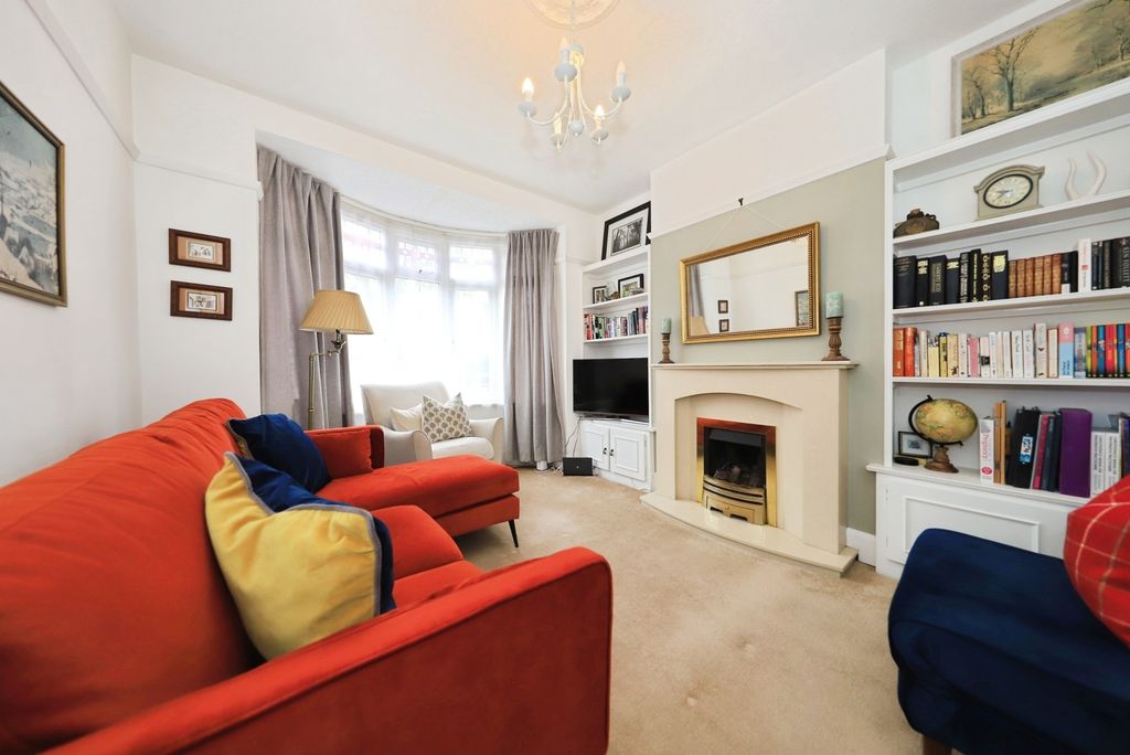 Property photo 3 of 17 Photo