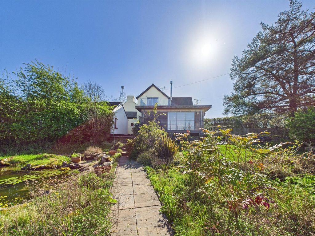 Property photo 2 of 35 Picture No. 24