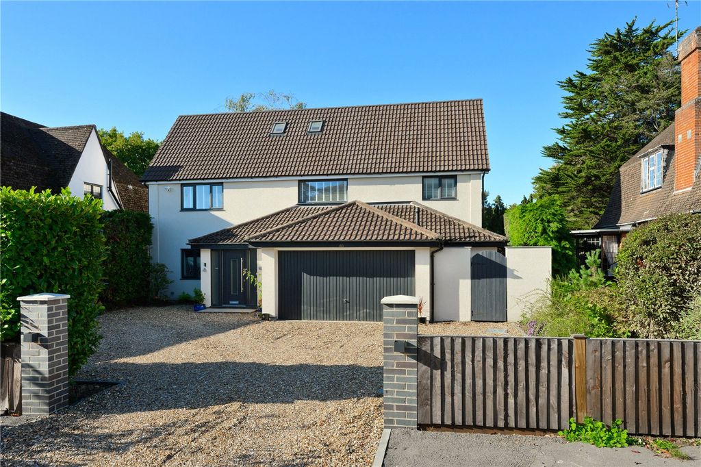 Property photo 1 of 14 Driveway